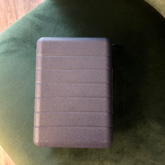 Mini AWAY suitcase accessory holder - Picture 3 of 4